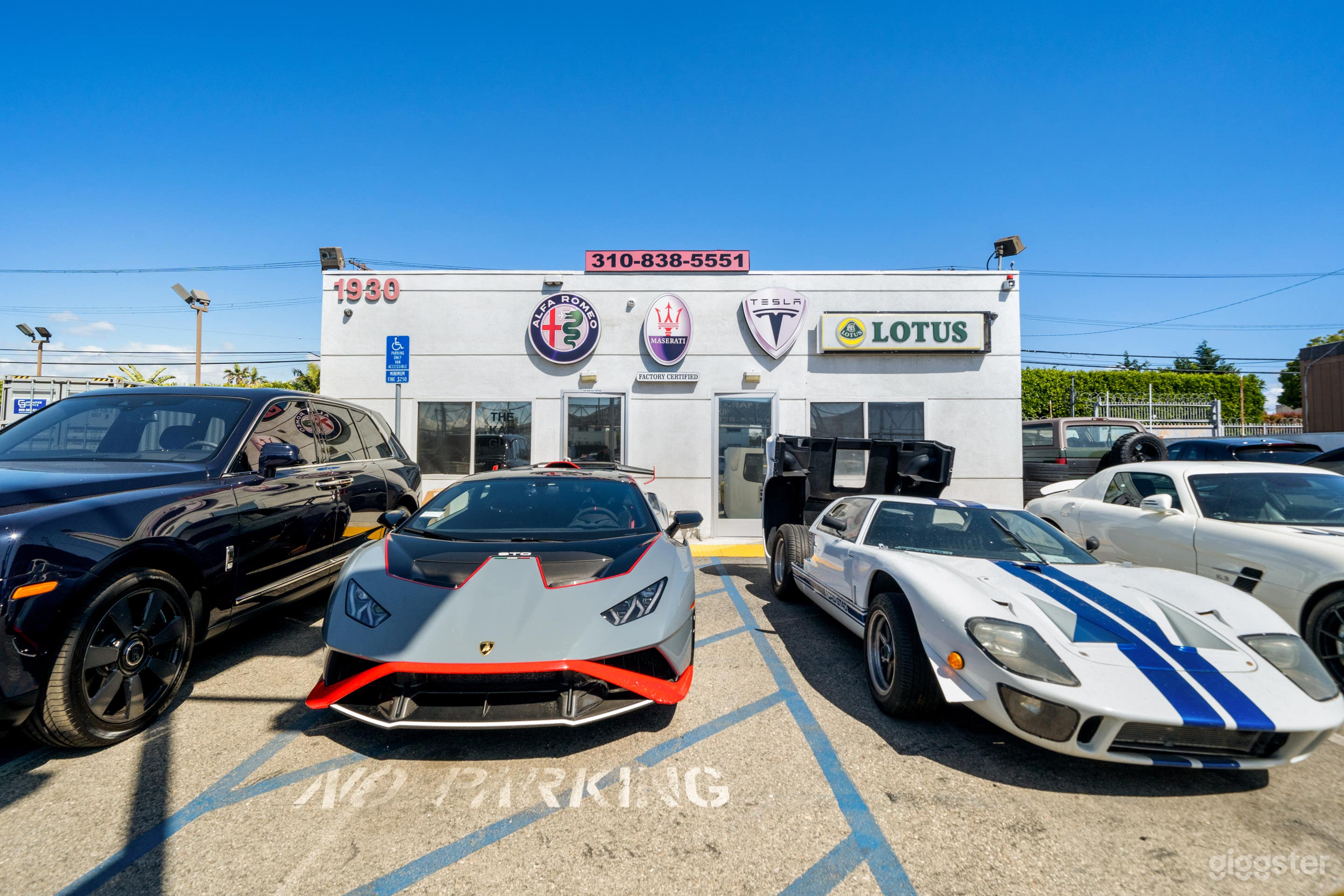 EXOTIC CAR HAVEN – SLEEK &amp; HIGH-END AUTO SHOP Photo 2