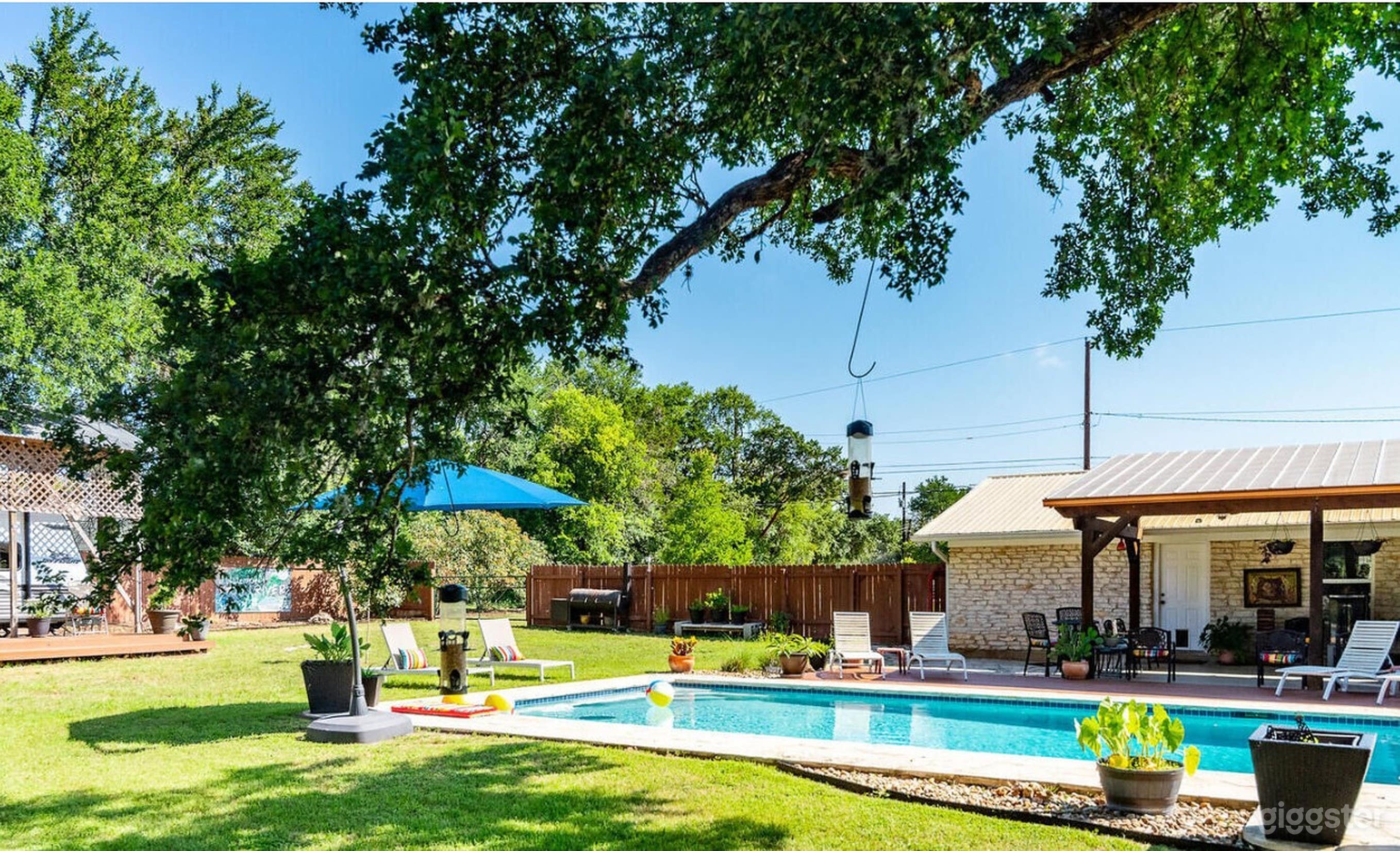Expansive Pool For Film And Production Photo 4