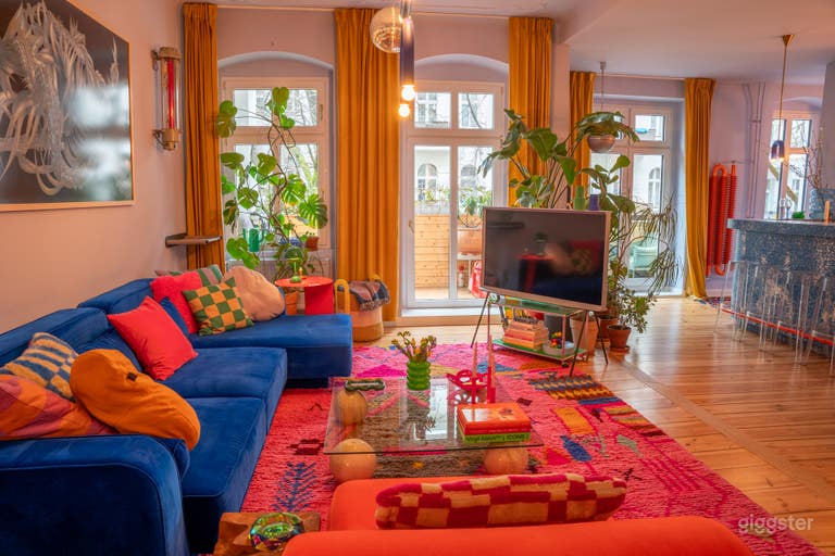  Wohnung mit funky, lebendigem Interieur & Hausbar 