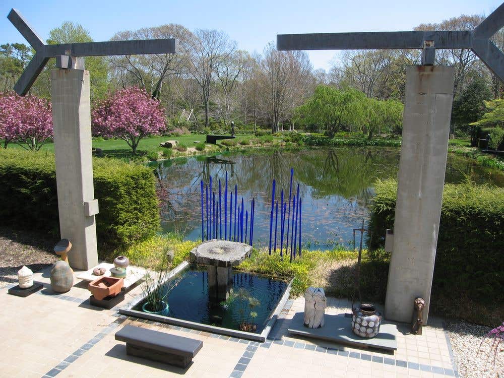 16- Acre Garden with Sculptures and Landscapes Photo 4