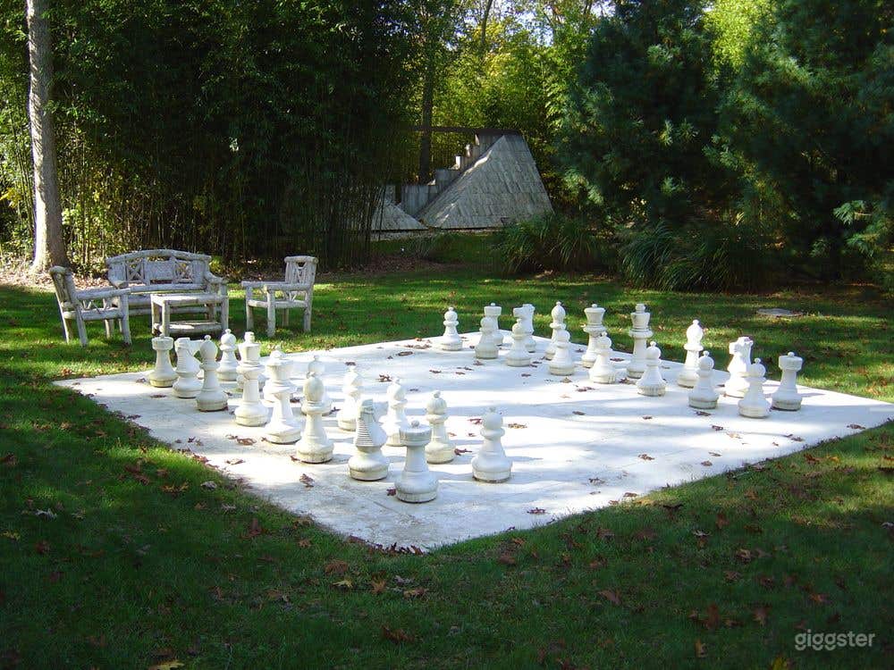 16- Acre Garden with Sculptures and Landscapes Photo 1
