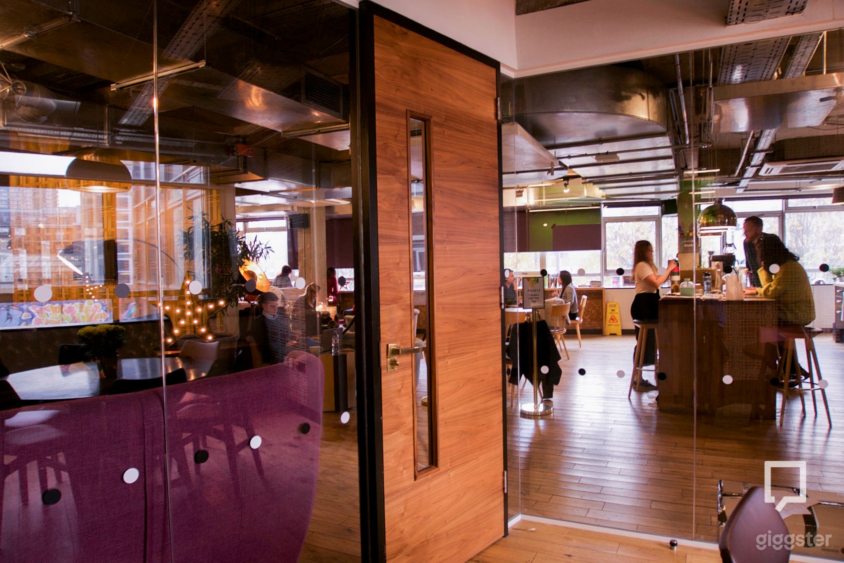 Meetings in The West Room Photo 3