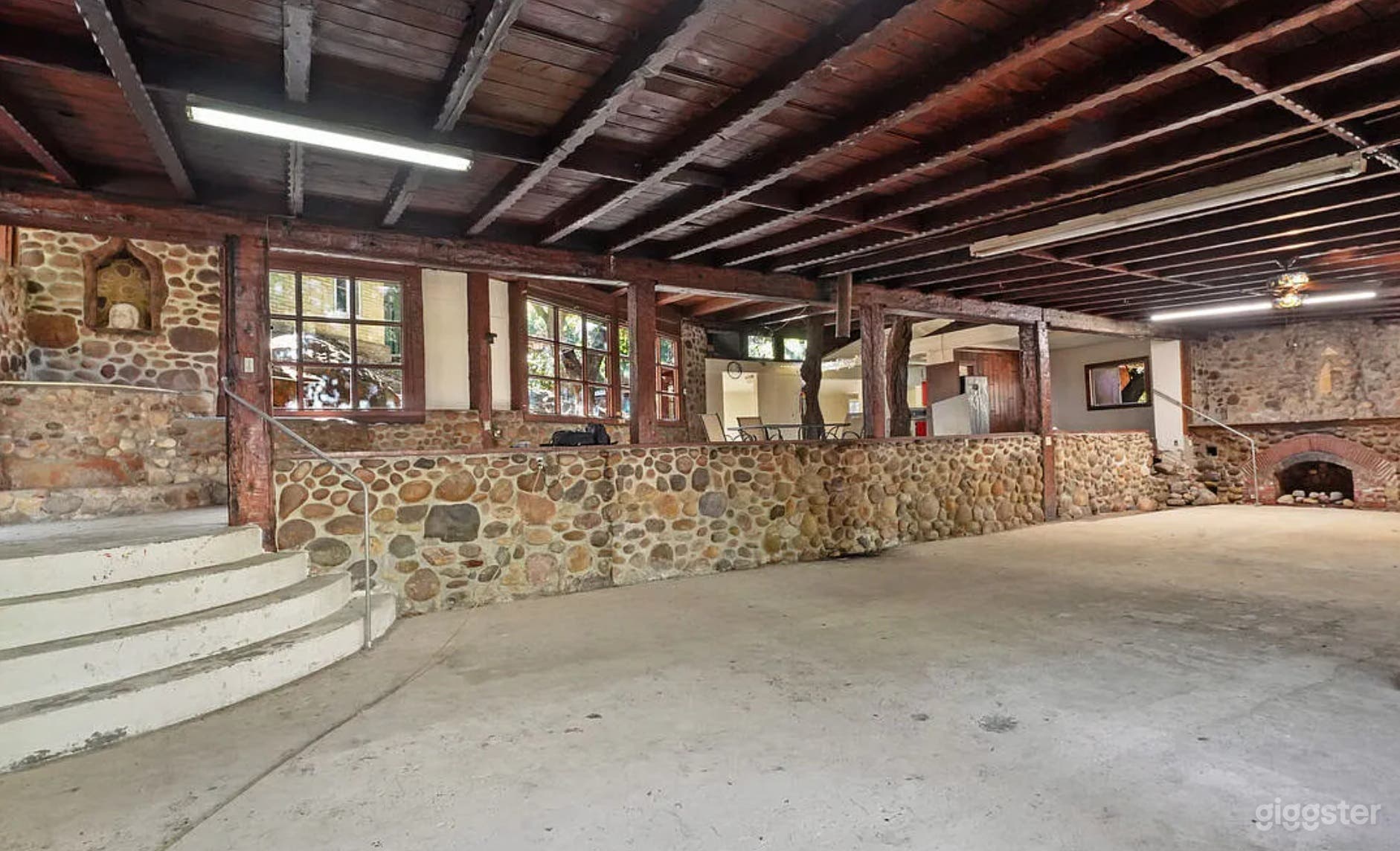 Canyon Indoor/Outdoor Event Space Photo 3