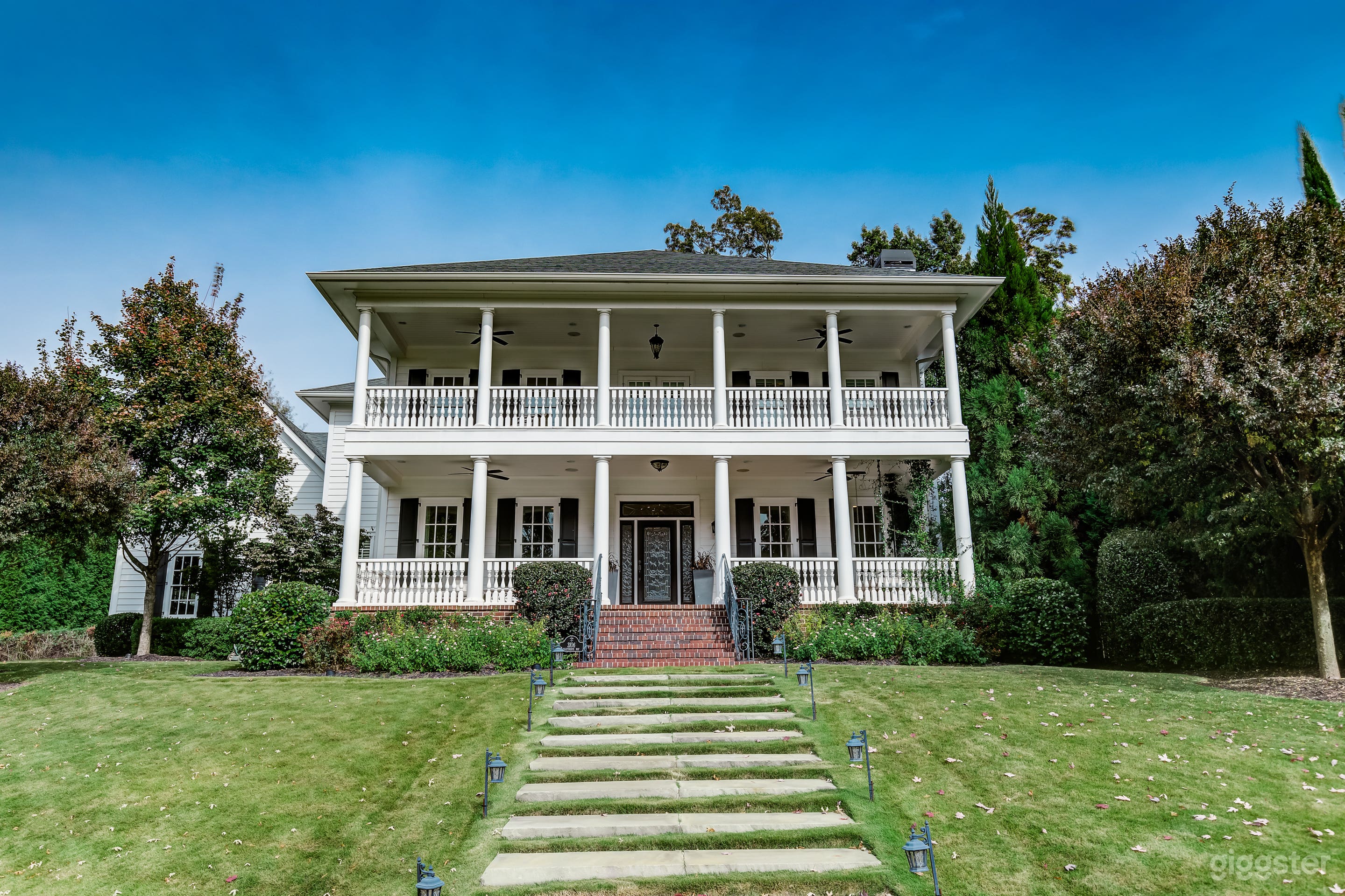 Beautiful Southern Style Traditional Home  Photo 1