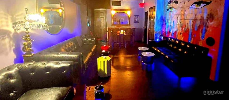 Intimate and Uniquely Styled New York Lounge Photo 3