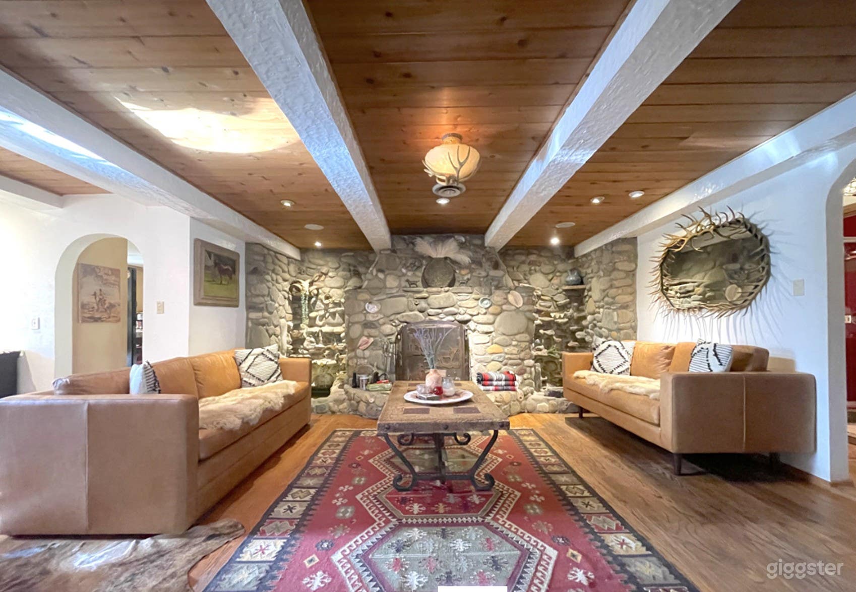 4 Acres Gated Tropical Lodge Pool and Spa Photo 2