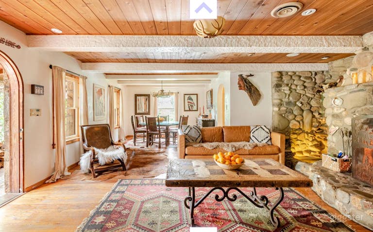  4 Acres Gated Tropical Lodge Pool and Spa 