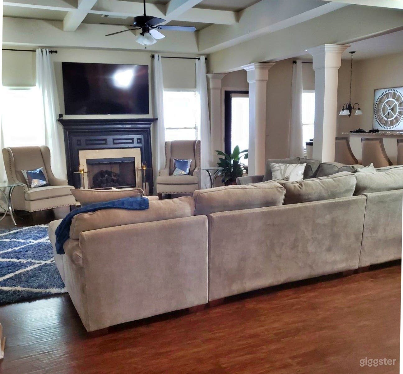 Fabulous House with Newly Build Backyard Oasis Photo 1