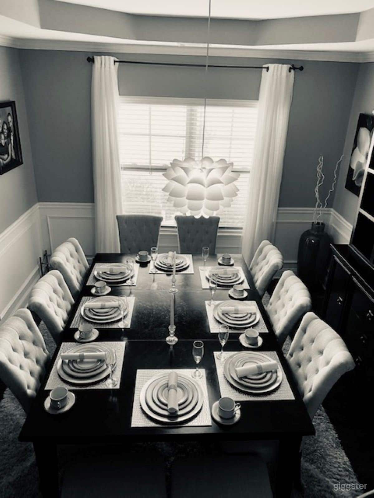 Fabulous House with Newly Build Backyard Oasis Photo 2