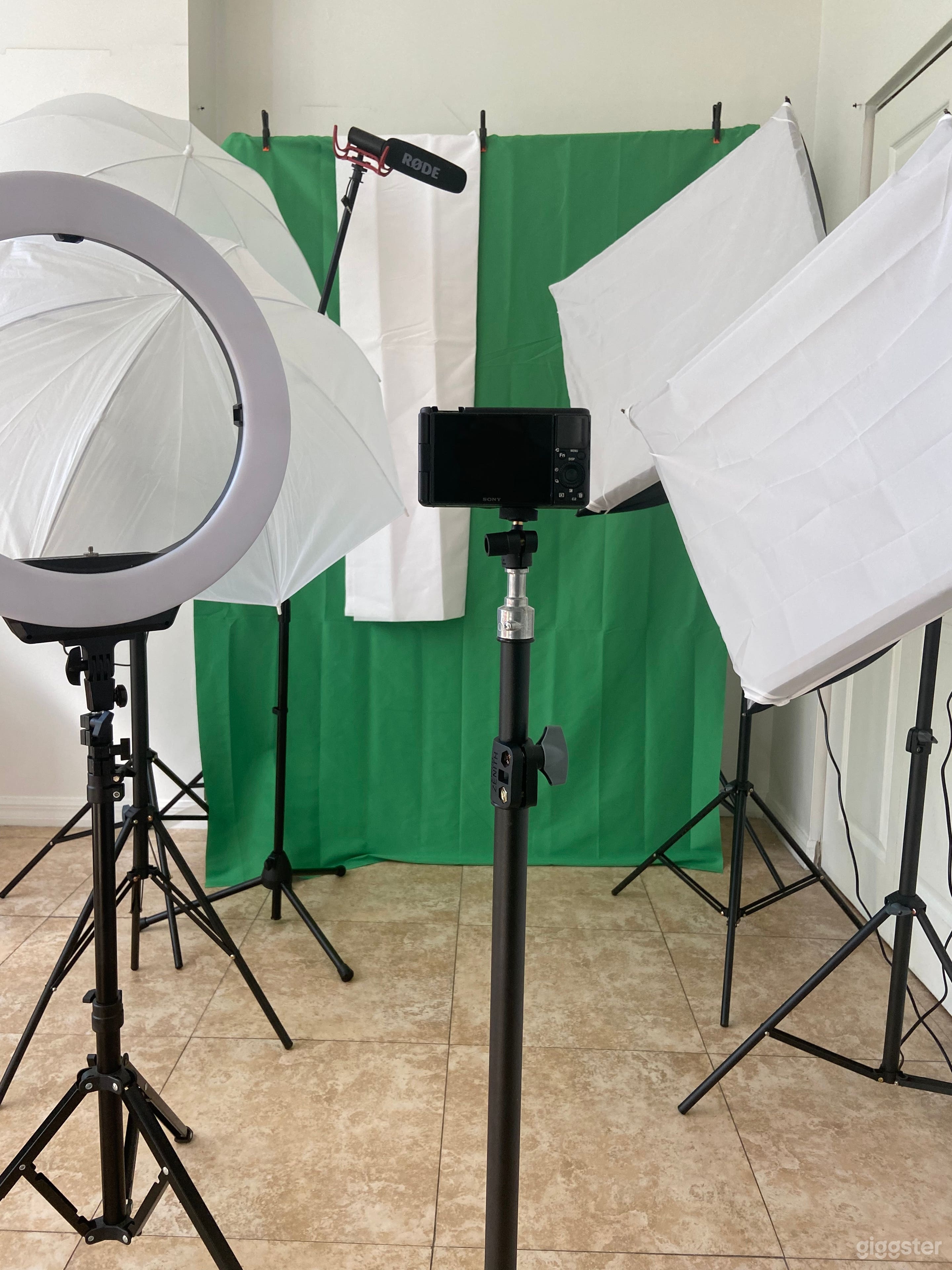 Bright Fully-Equipped Creator Studio in Edgewater Photo 3