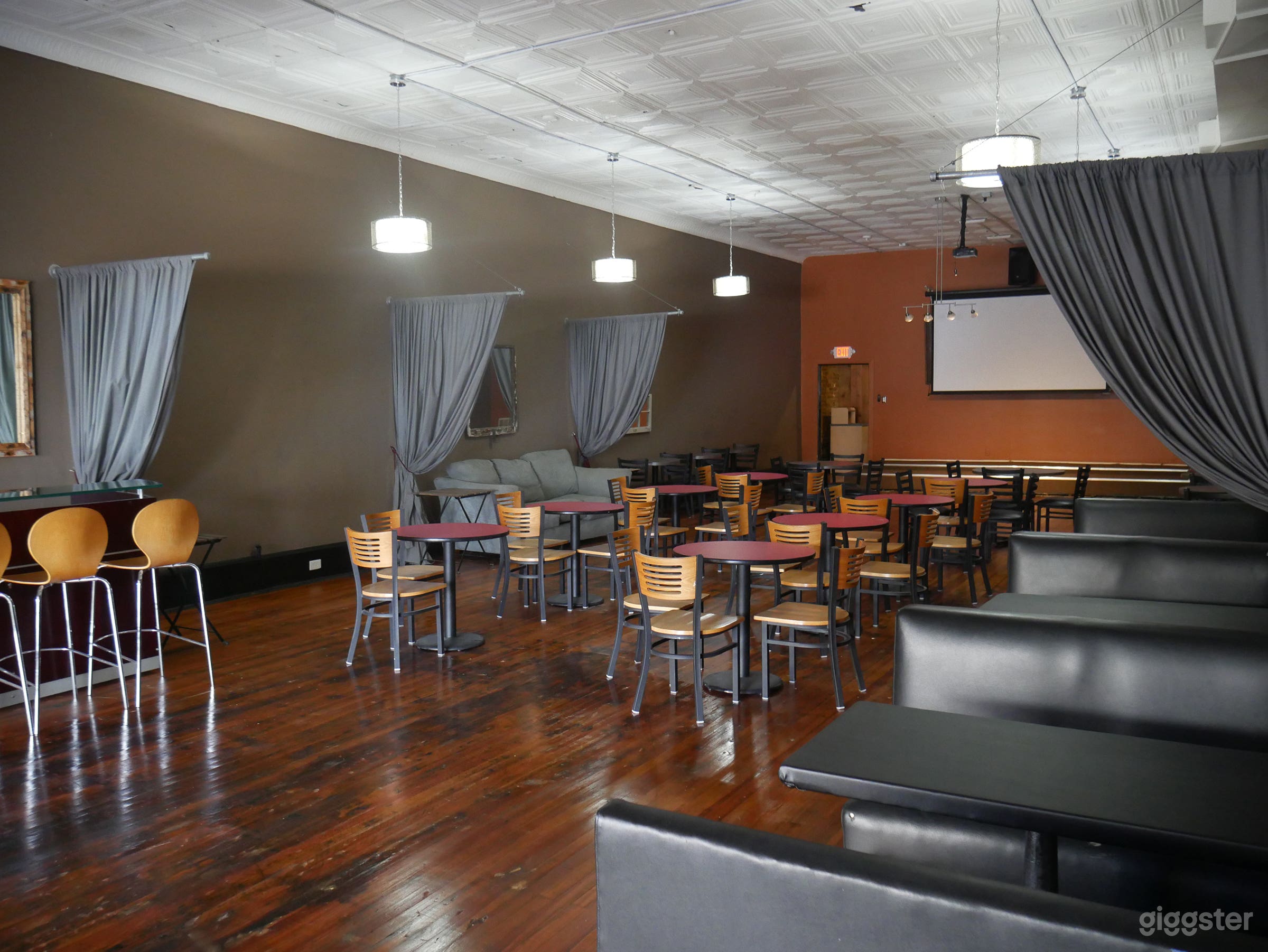 Open mic poetry and live music