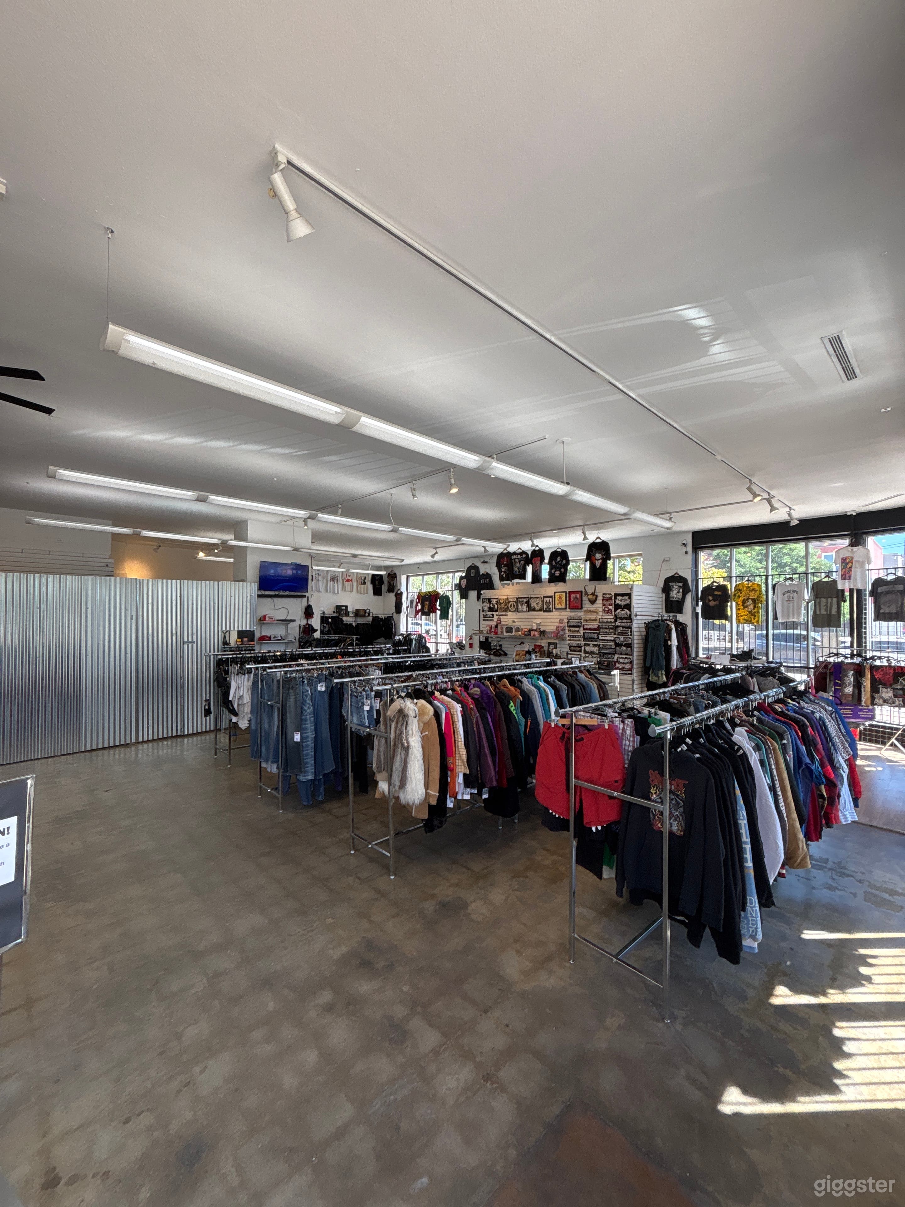 All-in-one Vintage store Photo 3