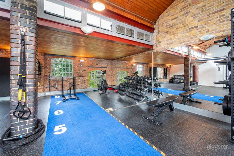  Gym to hire​,​ great for filming & photo shoots 
