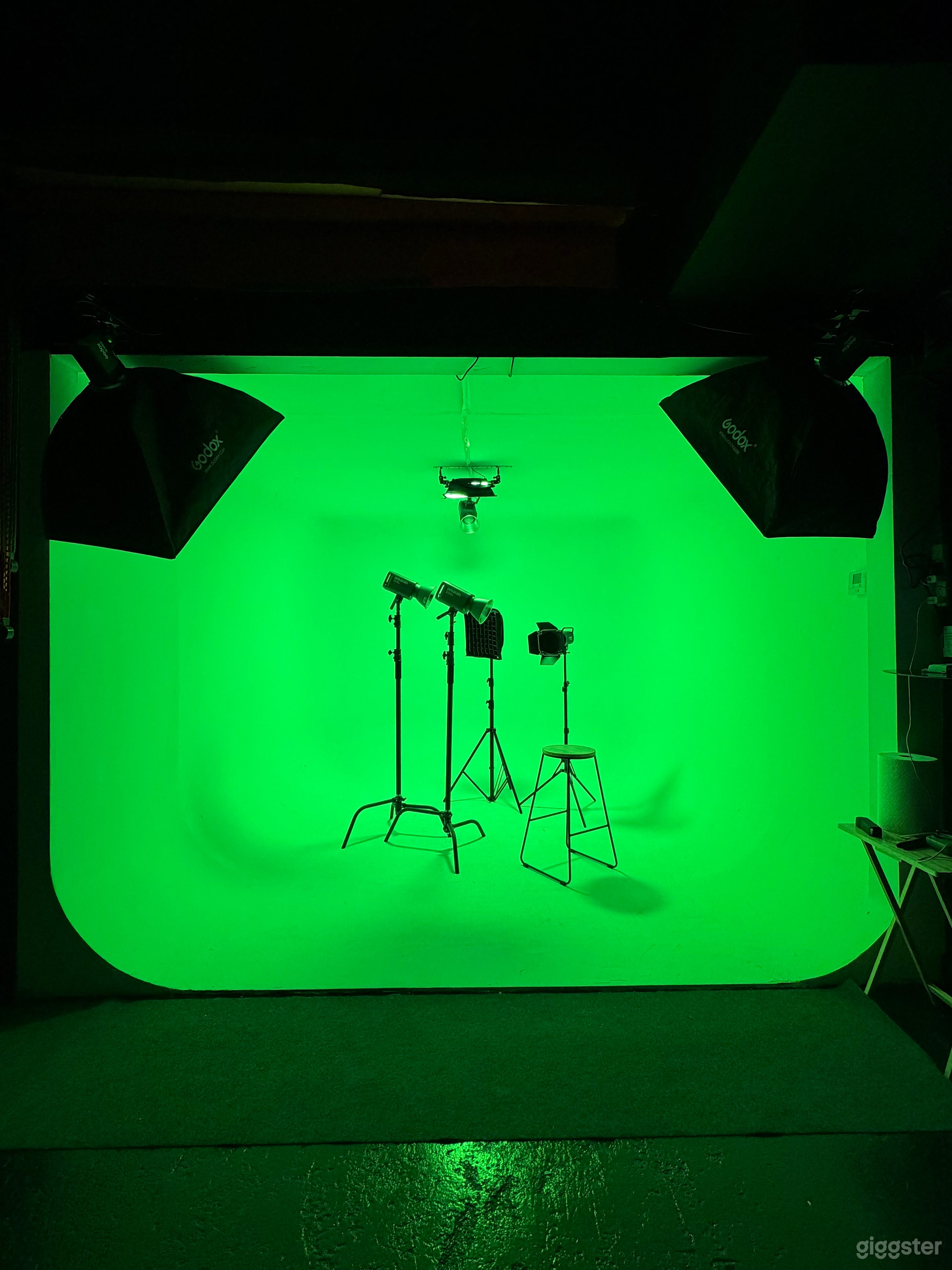 All-Inclusive Photo & Video Studio for Content Photo 2