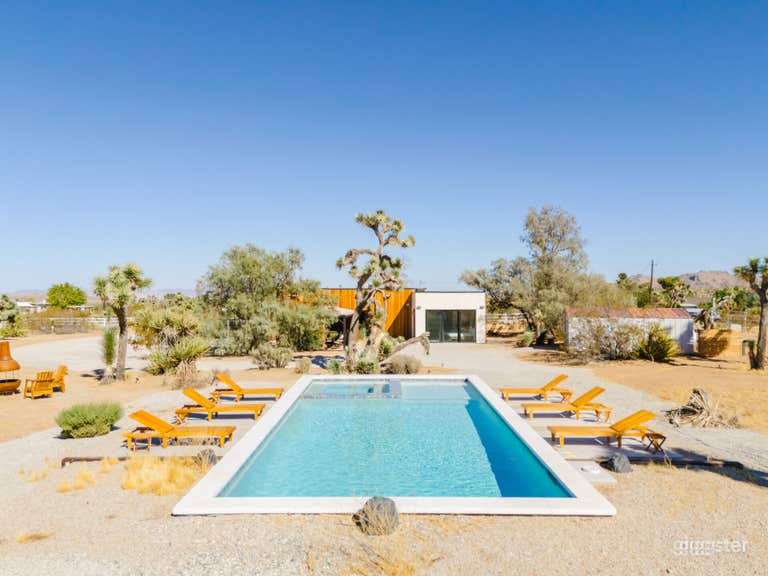  DESERT DREAMSCAPE SLEEK OUTDOOR POOL 