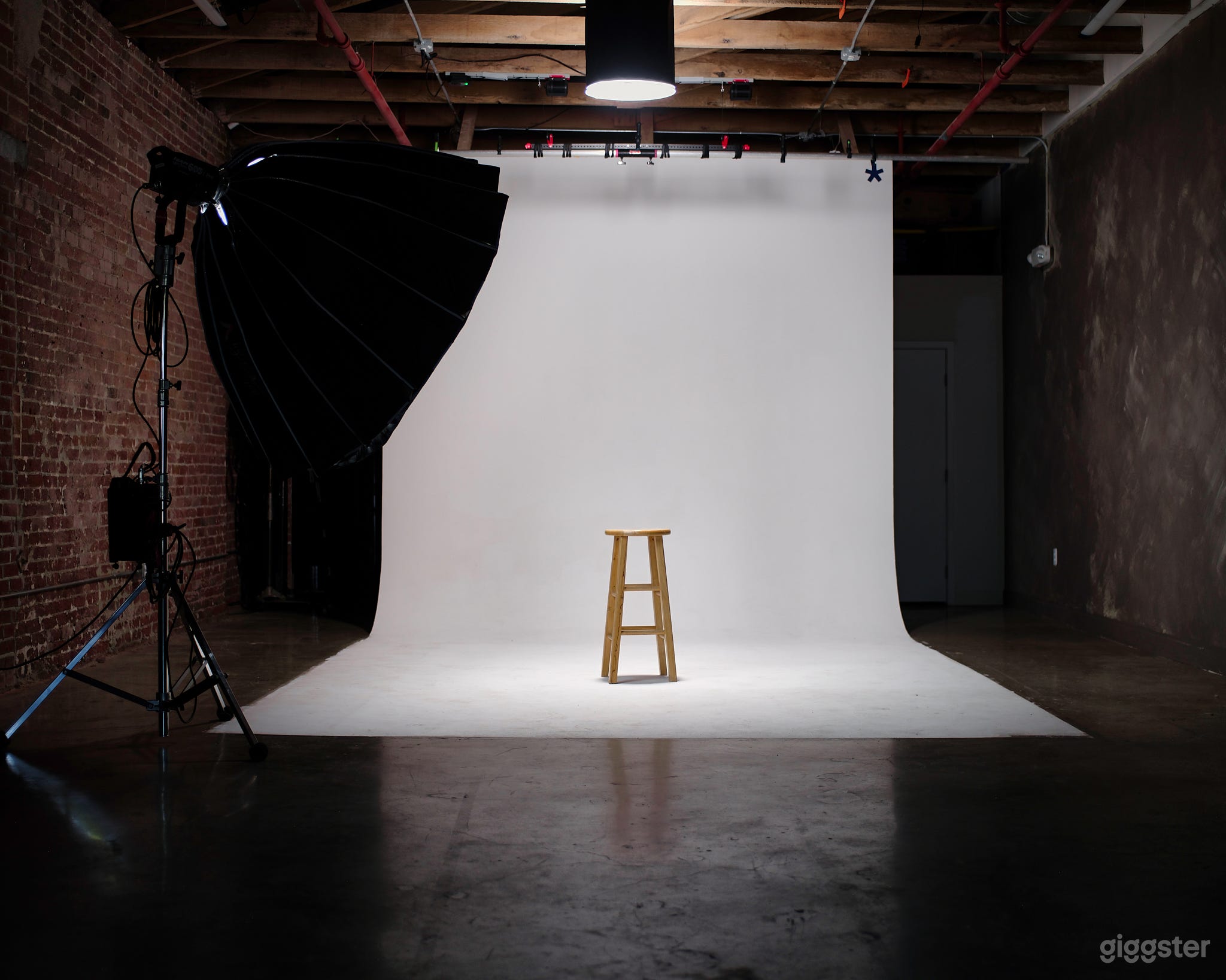SUMMER PRICE DROP | Ground Floor Studio, Cyc & Backdrops Photo 2