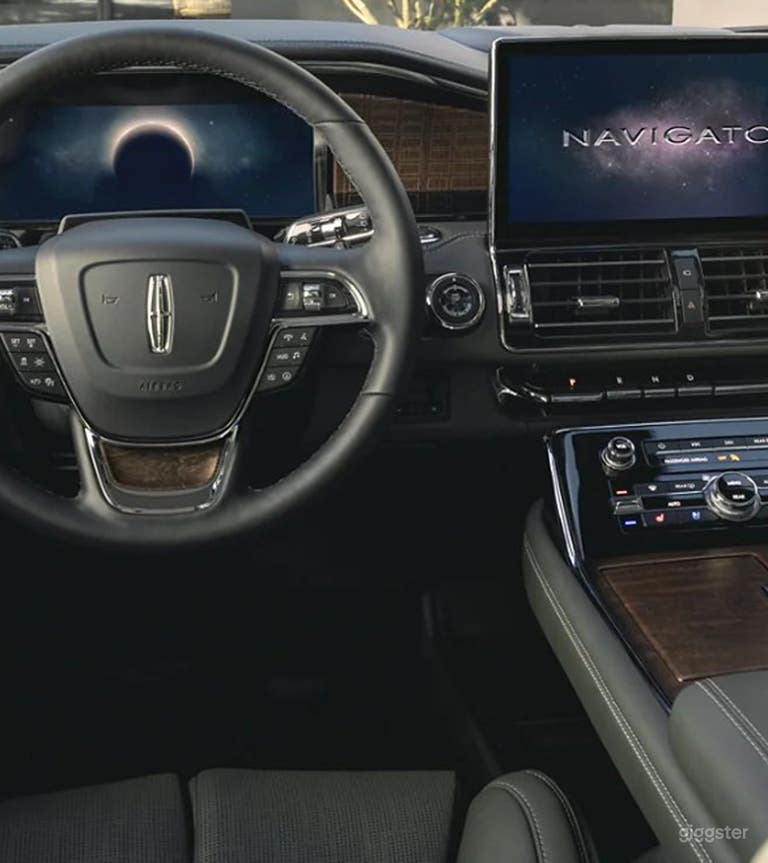  Elegancia y Confort Supremo con Lincoln Navigator 