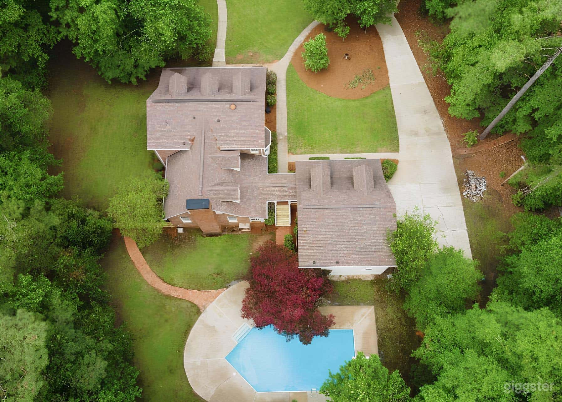 Pinewoods Estate Photo 2