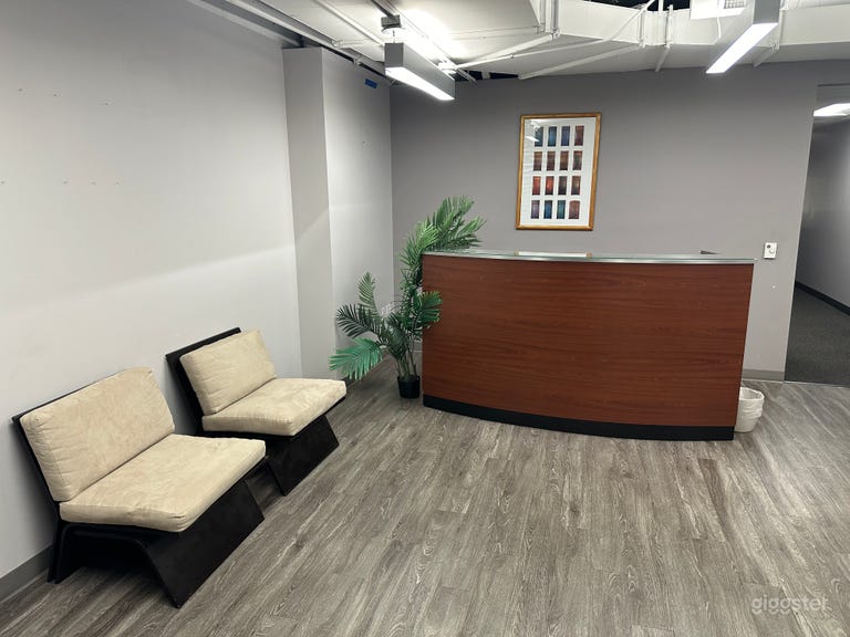  Suite 820: Office Cubicles / Break Room 