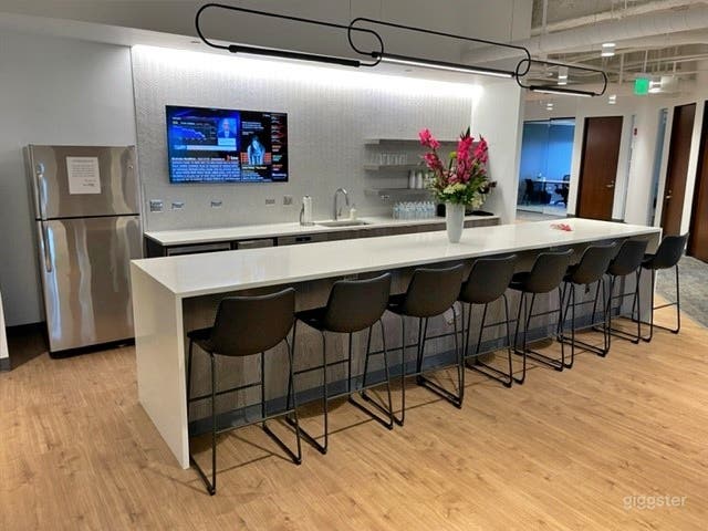  Small Conference Room 