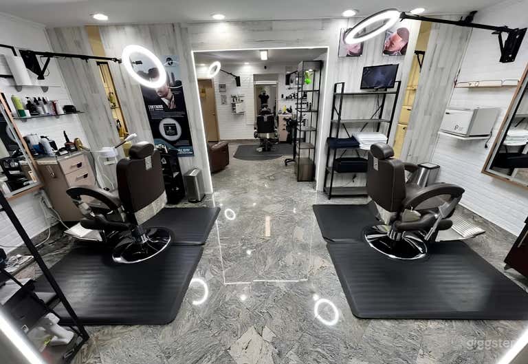  Prime Location for Photoshoot & PodcastStudio 