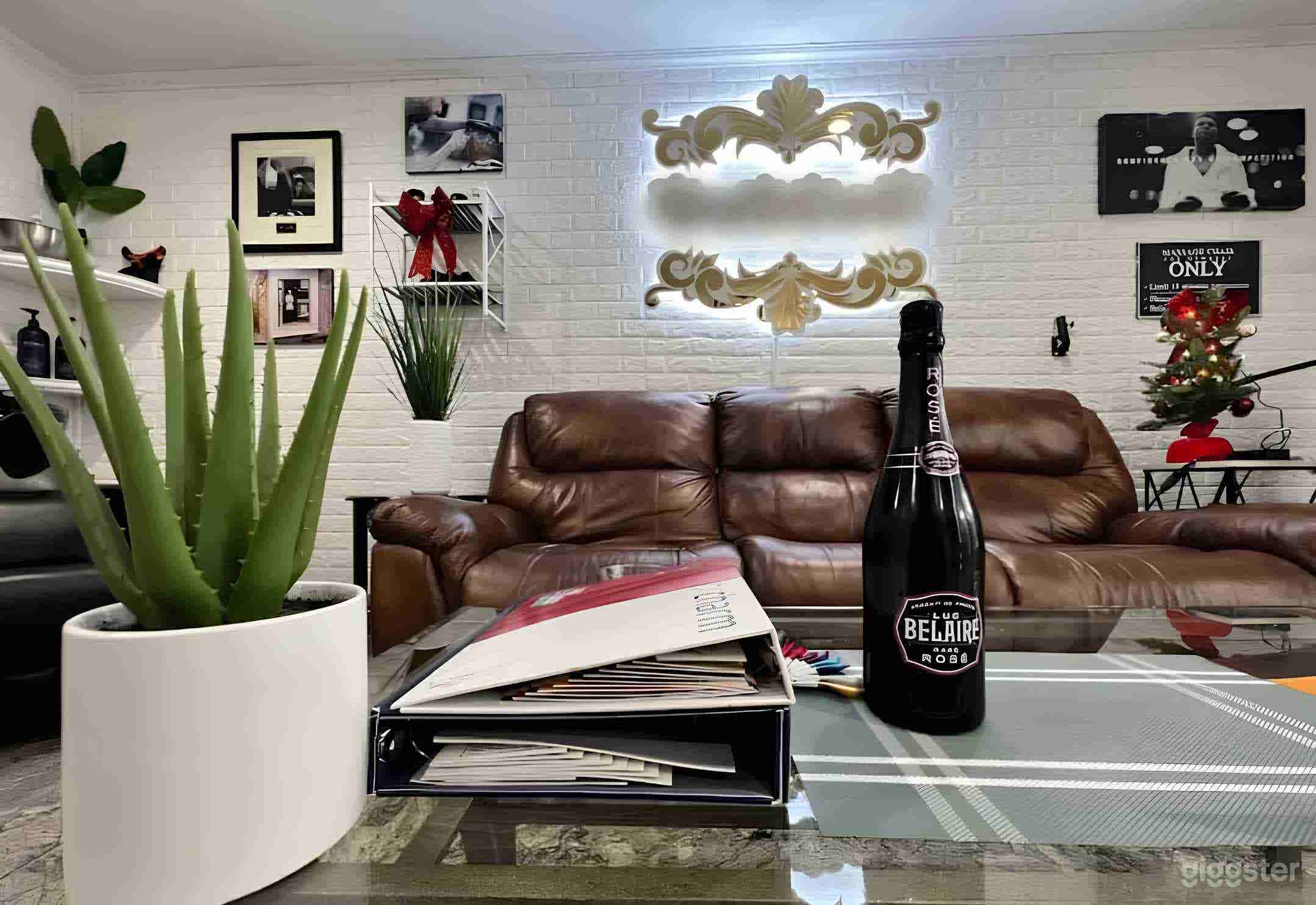 Prime Location for Photoshoot & PodcastStudio Photo 3