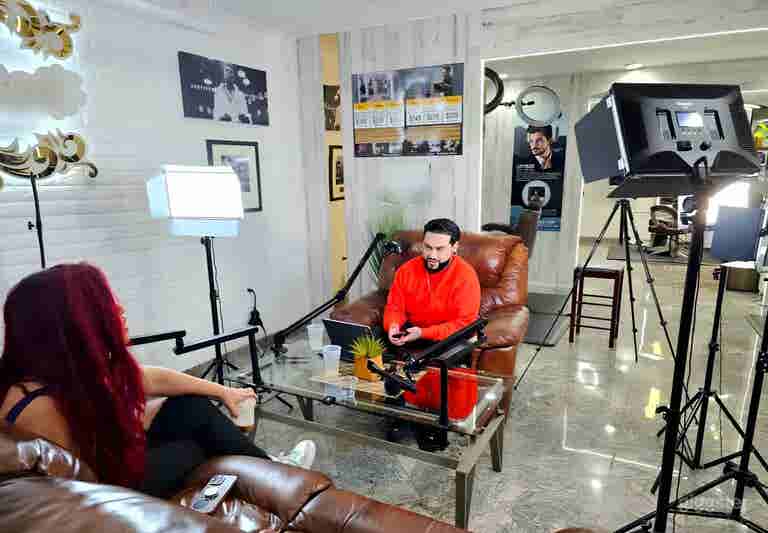  Prime Location for Photoshoot & PodcastStudio 