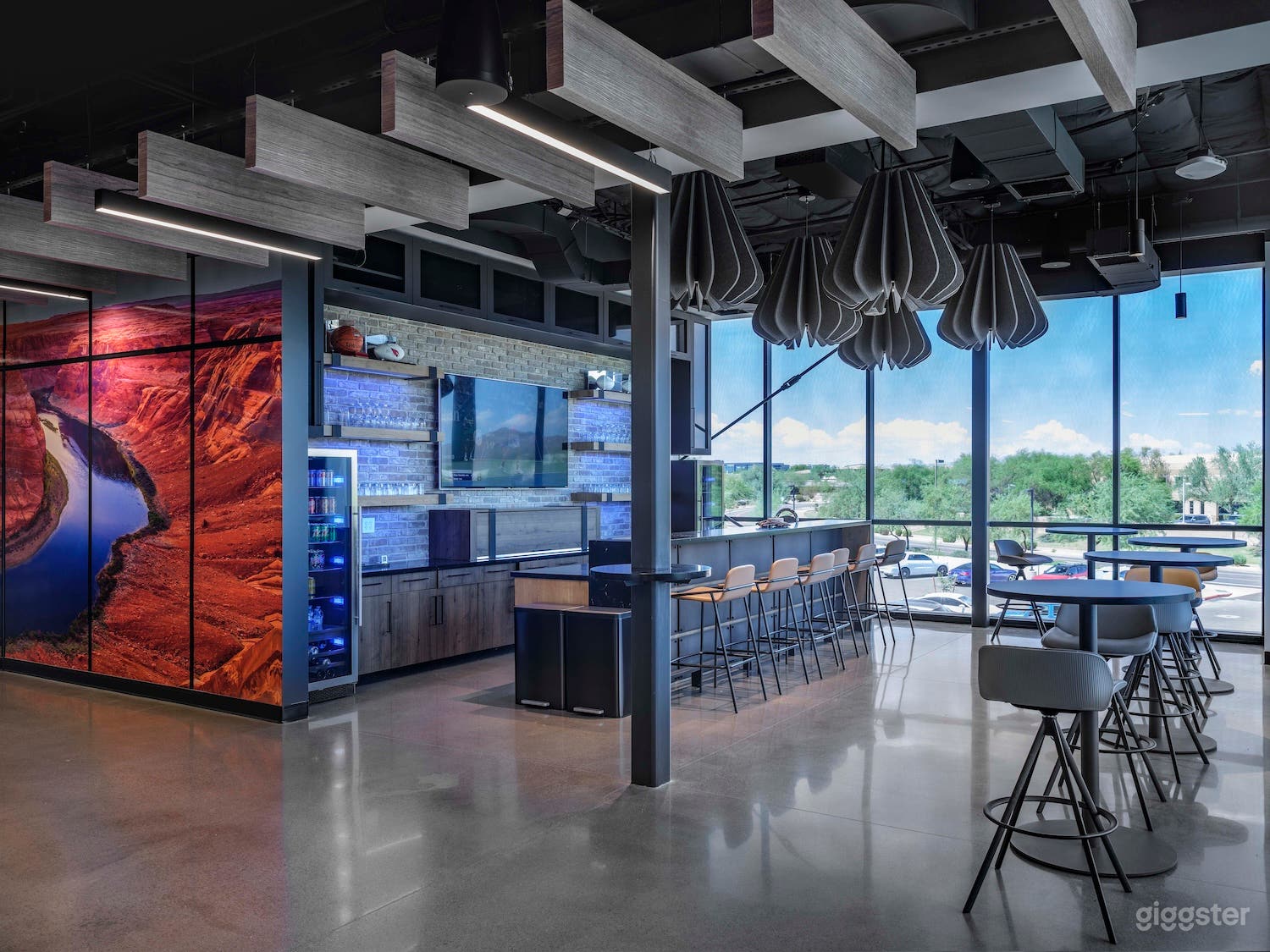 Modern and Gorgeous Meetings &amp; Events Venue Photo 1