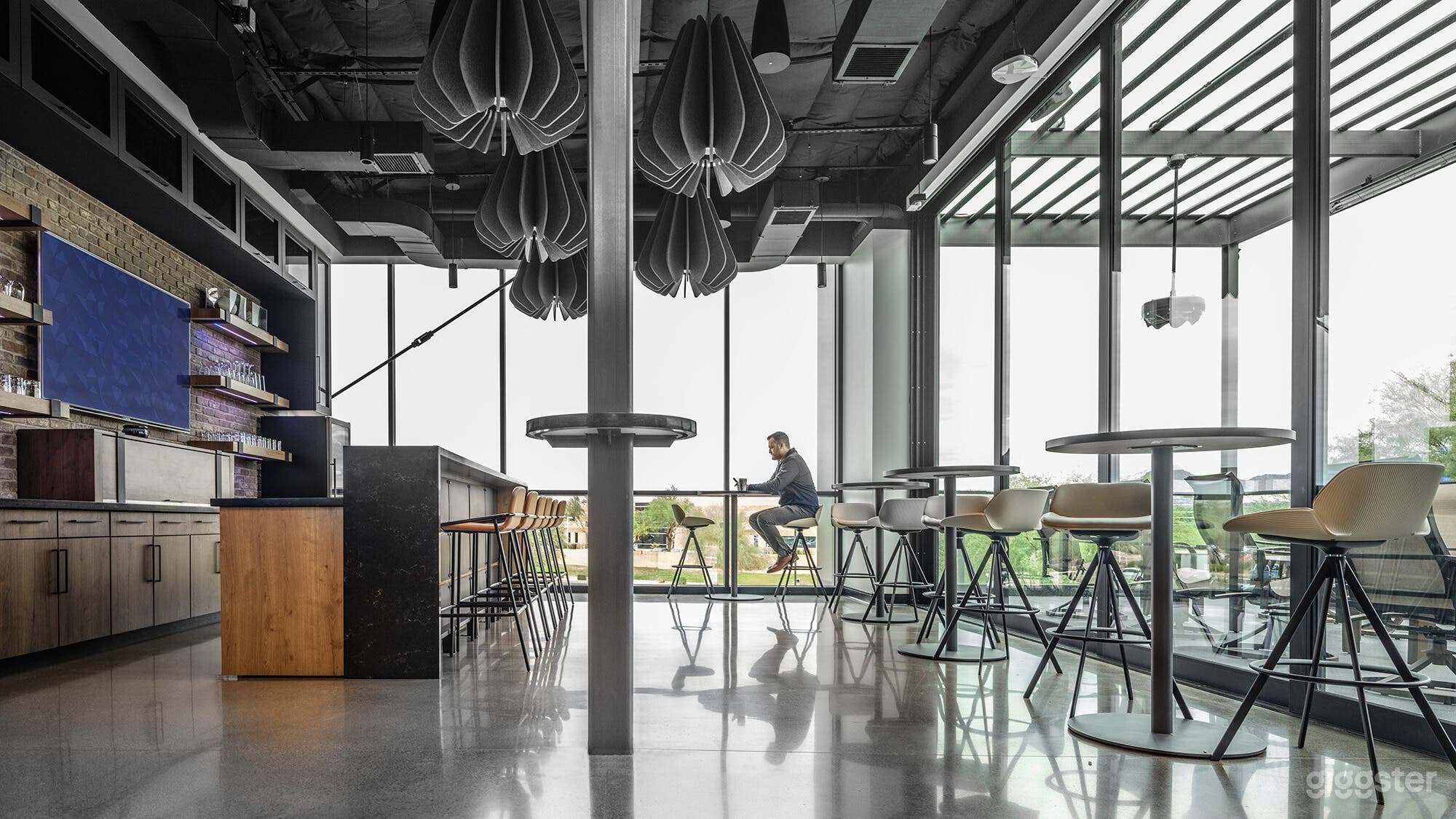 Modern and Gorgeous Meetings &amp; Events Venue Photo 2