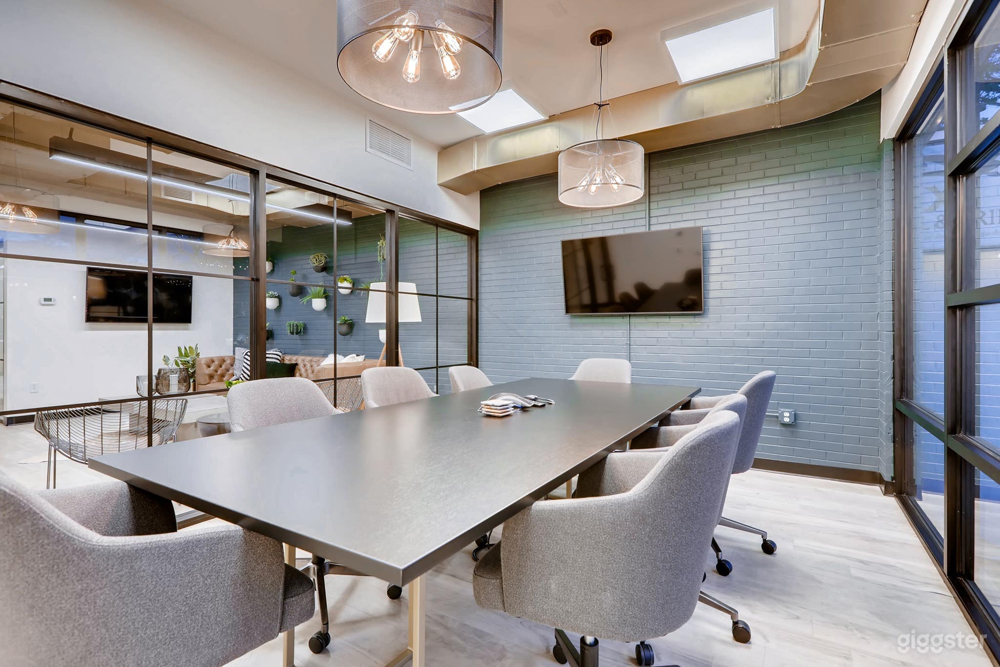 Two Charlies Conference Room (Main Level) Photo 1