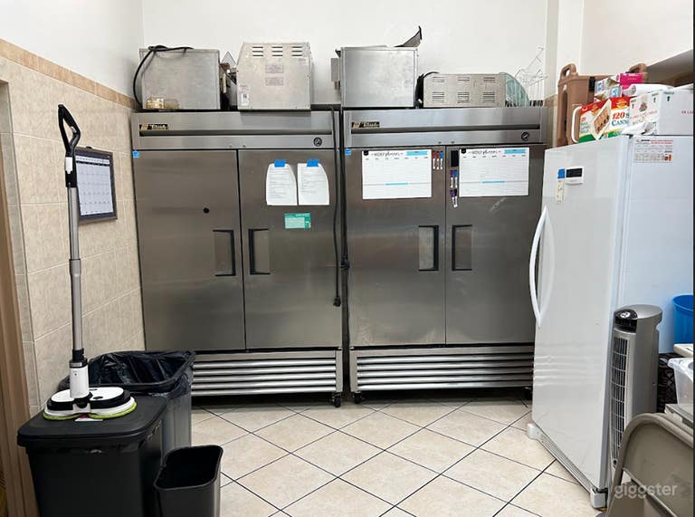  Fully Equipped Commercial Kitchen for Rent 