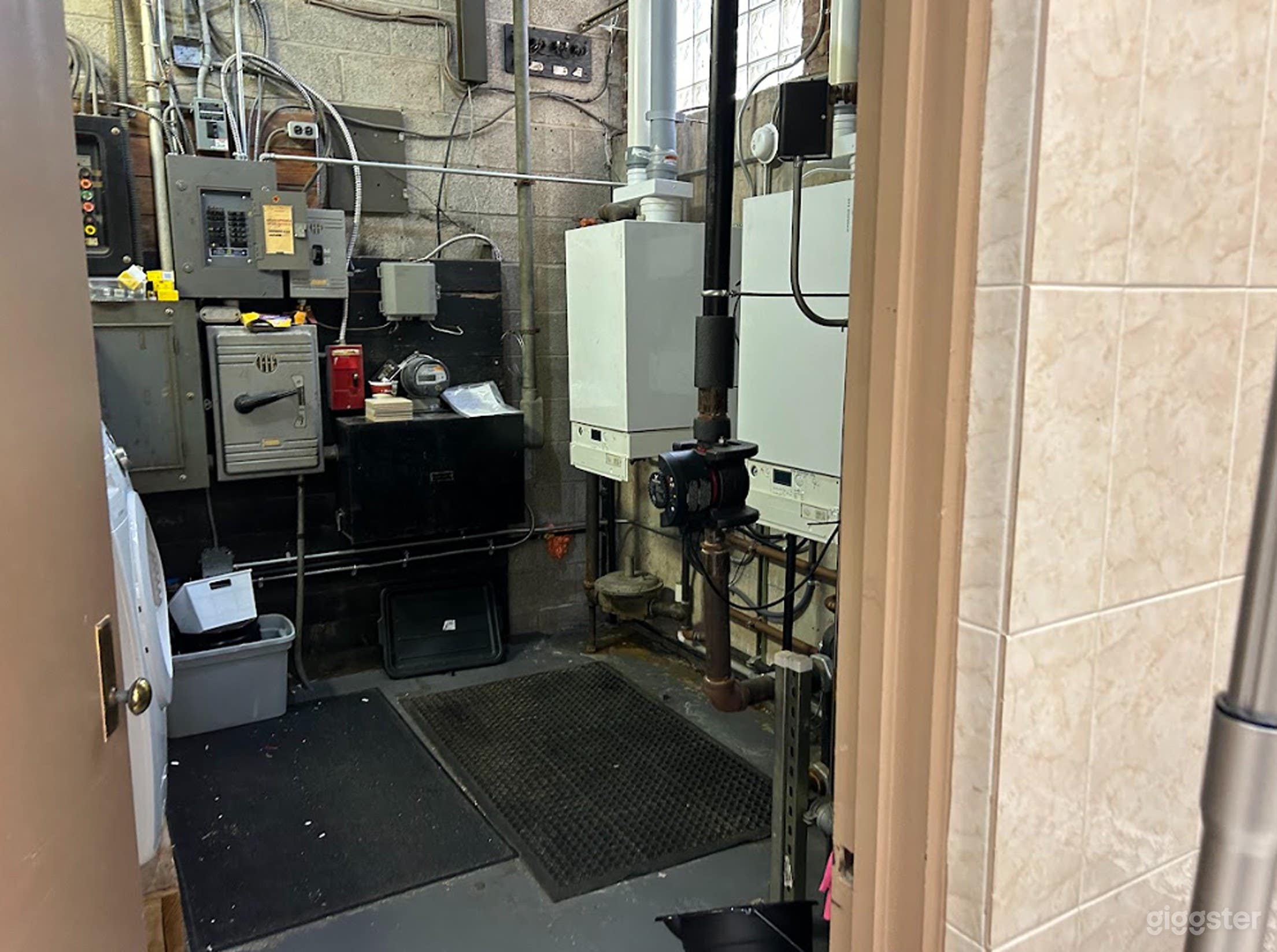 Fully Equipped Commercial Kitchen for Rent Photo 4