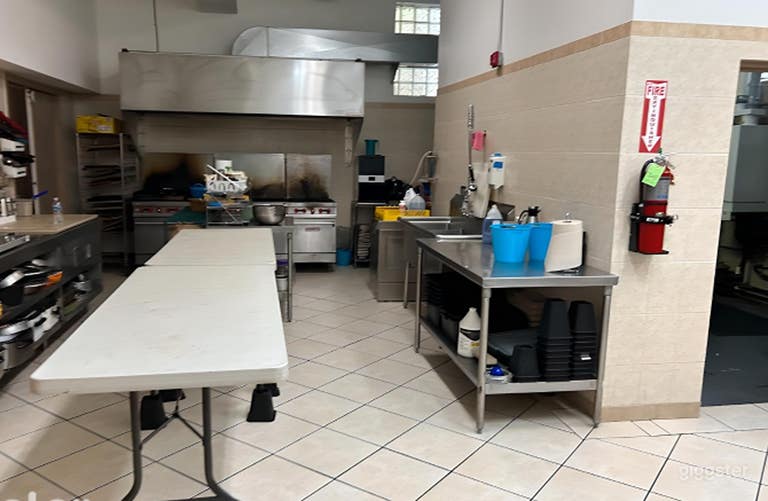  Fully Equipped Commercial Kitchen for Rent 