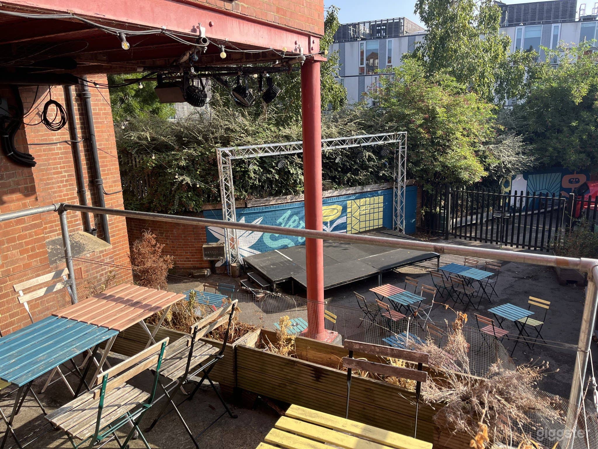 The Yard Bar Photo 2