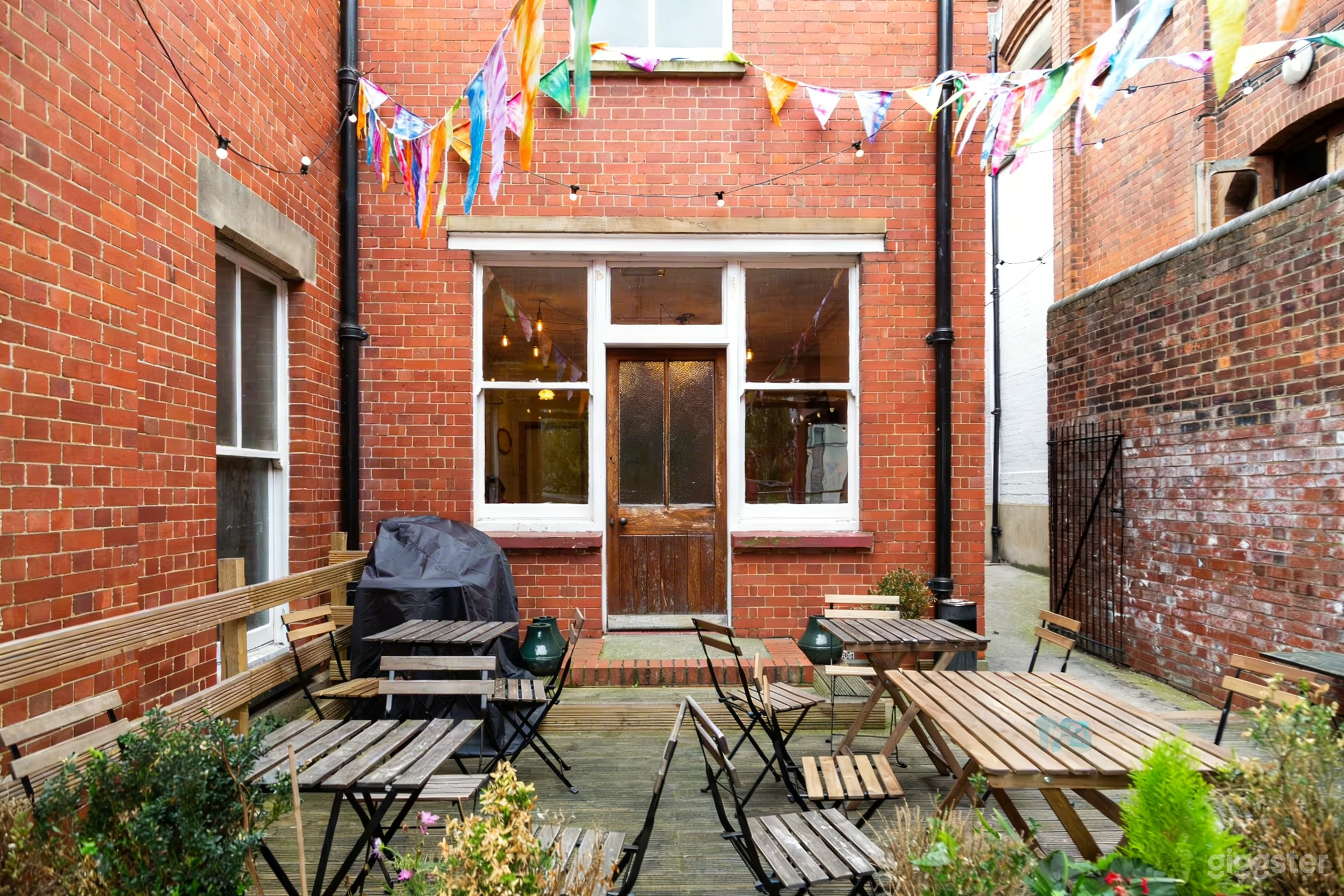 The Yard Bar Photo 4