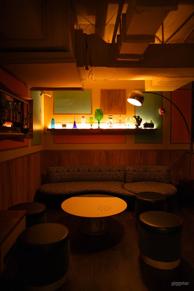  Seating Area in Main Bar 