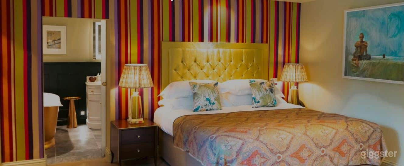 The Roomy Room with a Touchy-Feely Type Photo 1