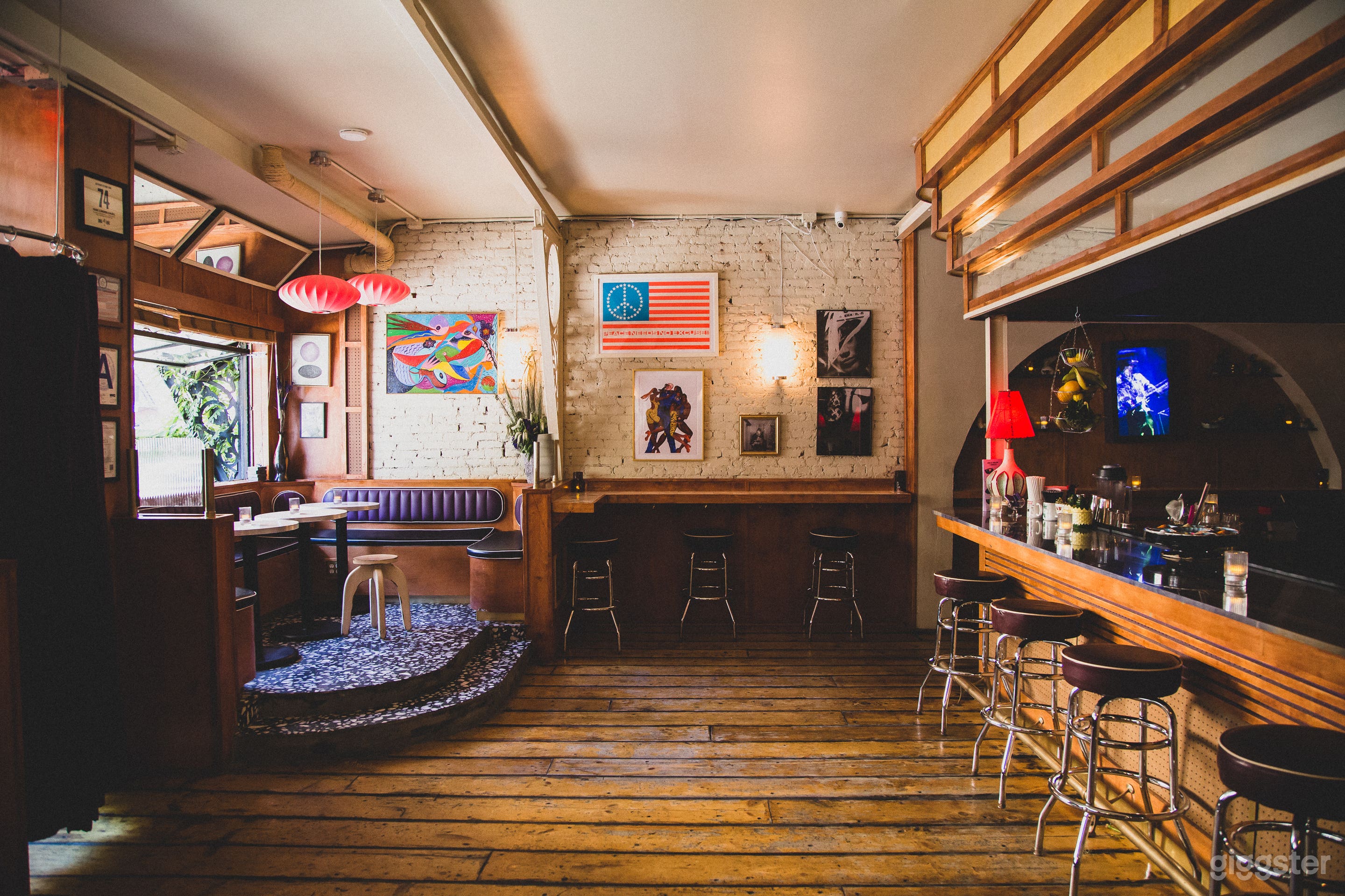 Japanese Themed Cocktail Lounge Photo 2