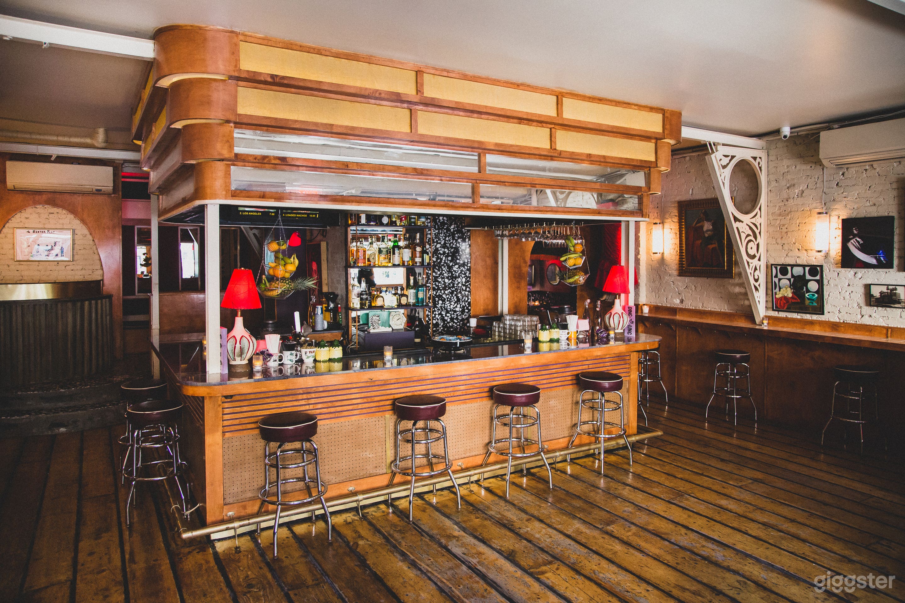 Japanese Themed Cocktail Lounge Photo 4