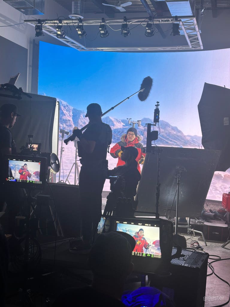  Pared LED y pantalla verde y estudio de eventos Upperland + iluminación técnica 