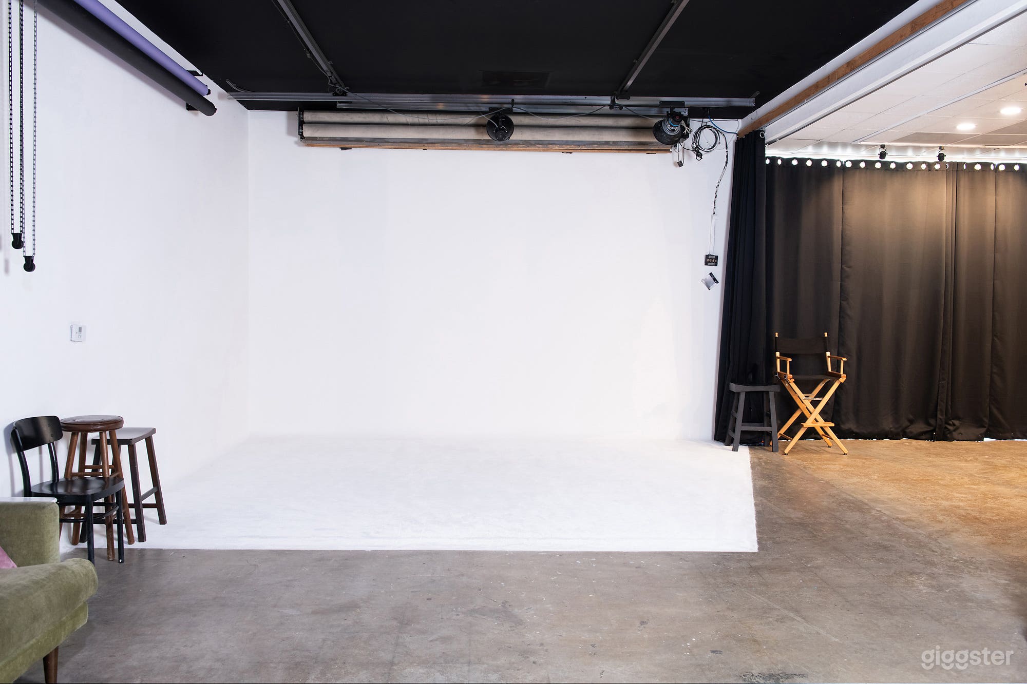 Spacious Studio with free Parking Photo 4
