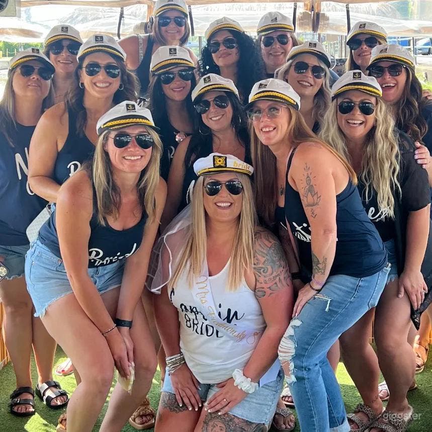 Private Tipsy Tiki River Cruise (12 guests) Photo 3