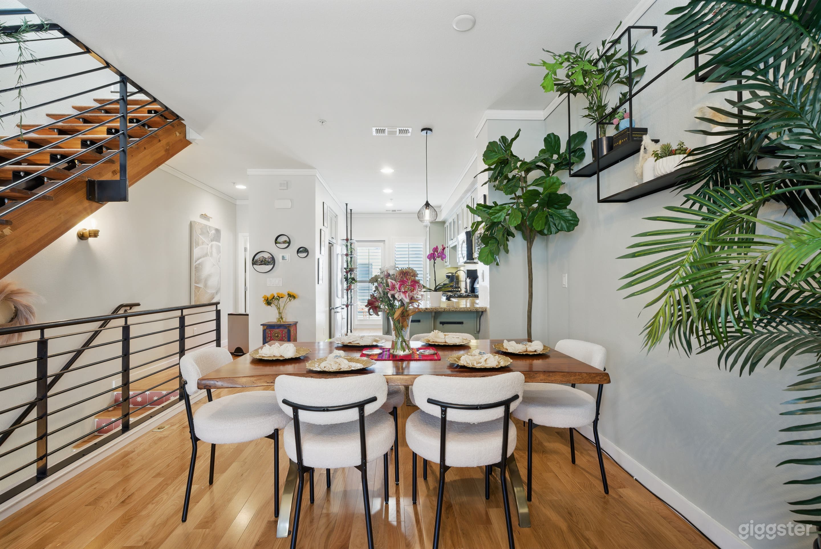 Modern, Stylish Townhome in West Oakland Photo 1