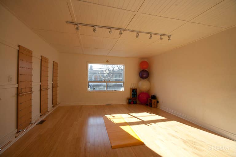 Bright Intimate Studio Space For Rent 