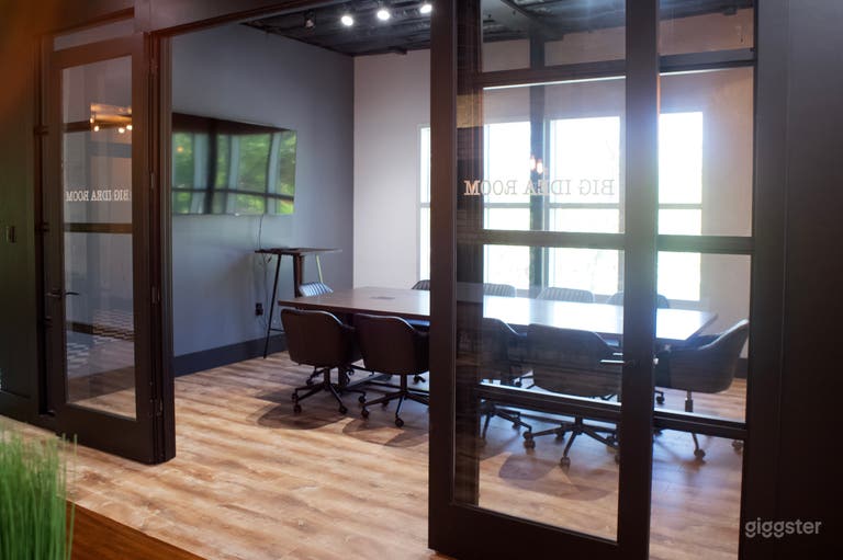  Urban Creative Space 