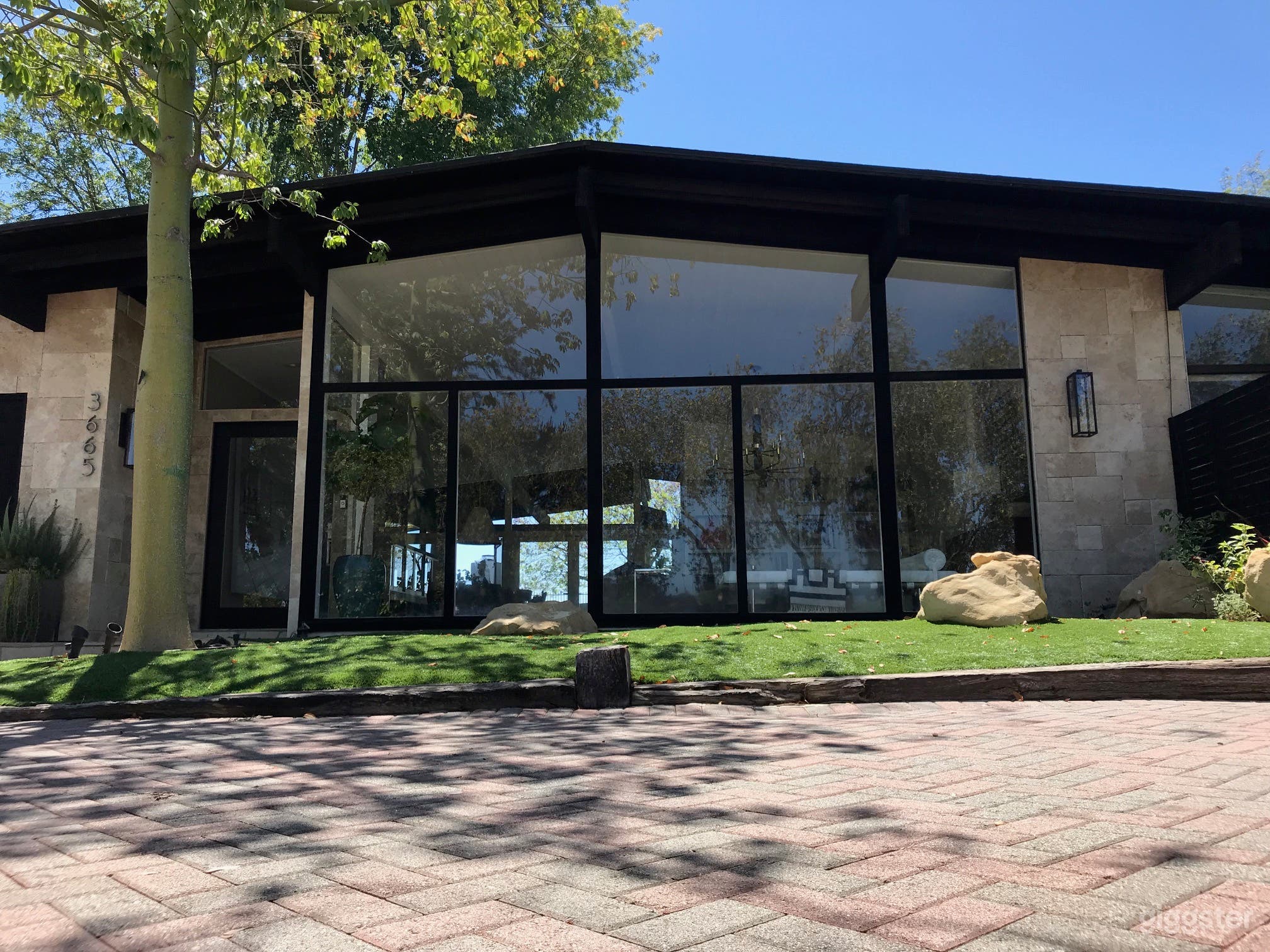 Mid-century modern, post and beam.