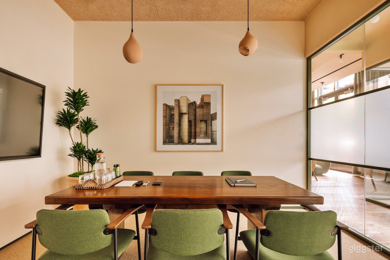 Conference Room for 6 Guests Photo 1