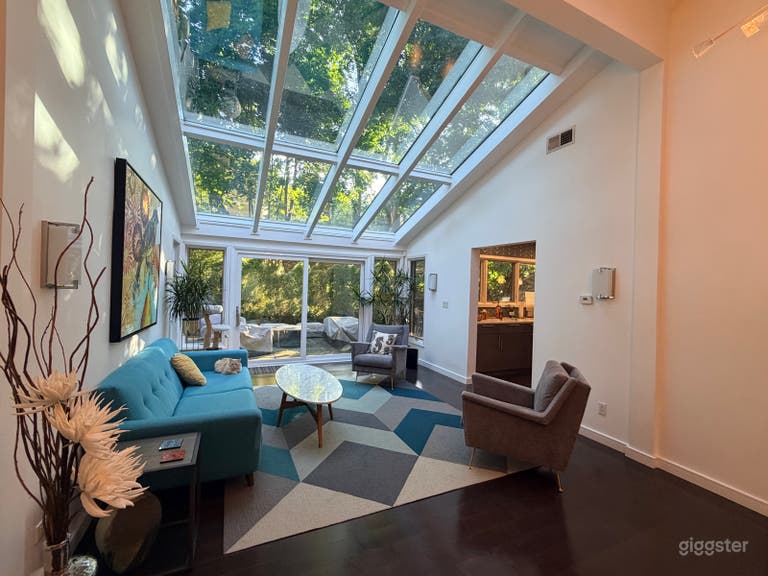  Stylish, Colorful Mid-Century Modern Ranch Home in Montclair 
