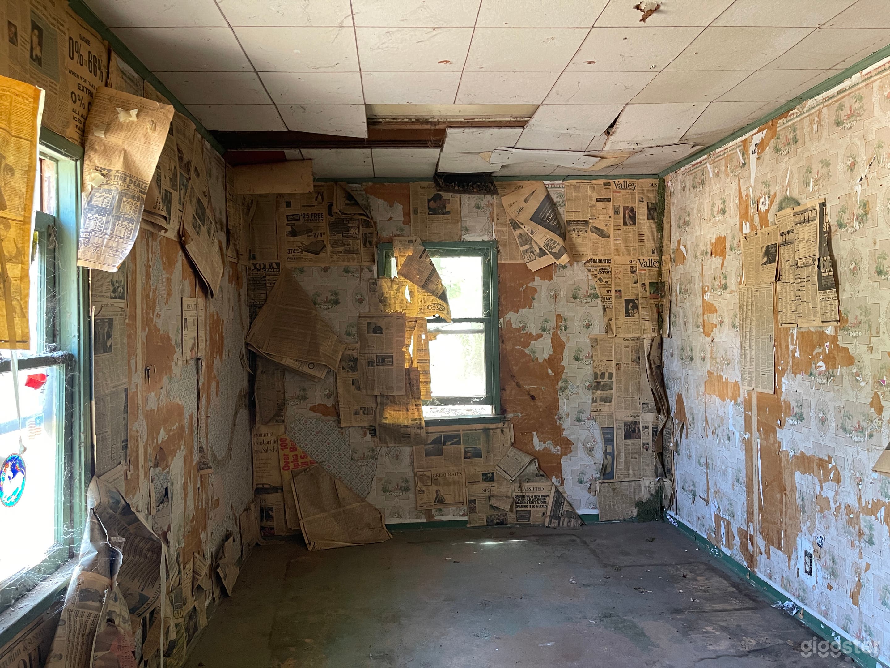 Multiple Abandoned Homes On One Property Photo 2