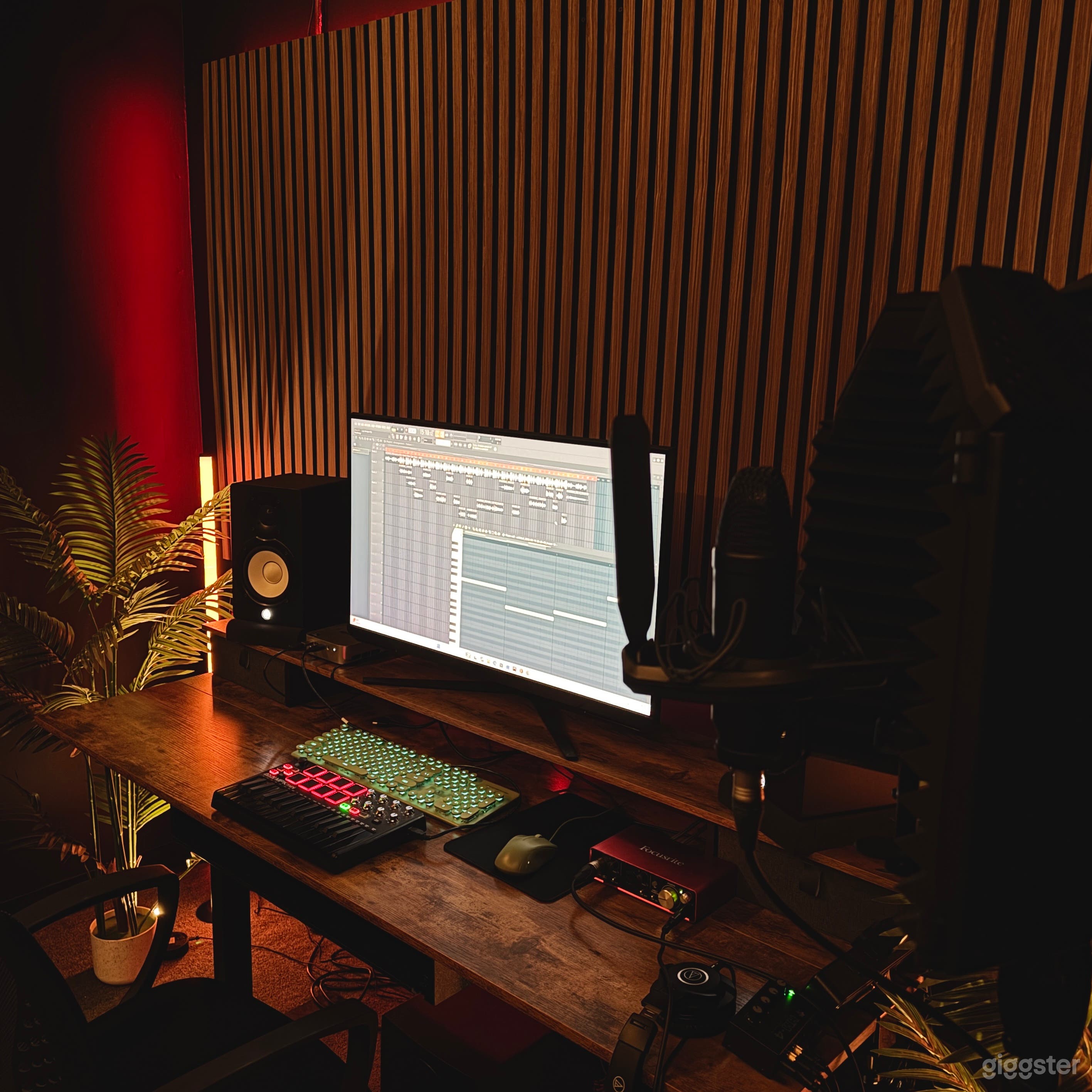 2hrs FREE HALLOWEEN PROMO Recording Music Studio & Podcast Photo 1